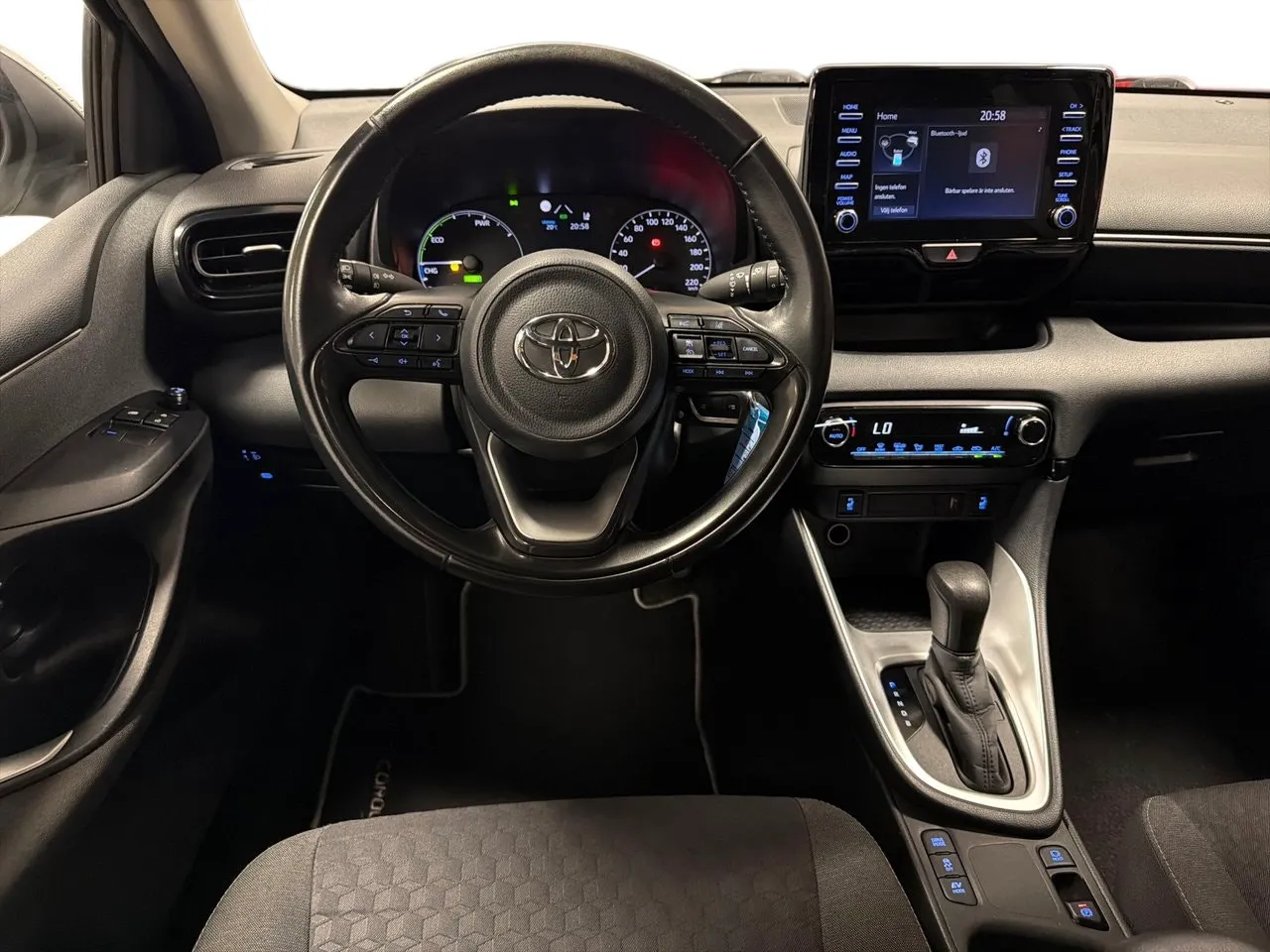 Vehicle image 8