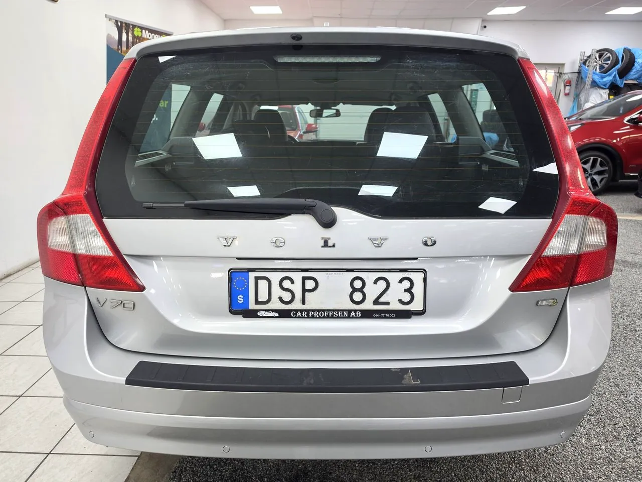 Vehicle image 15