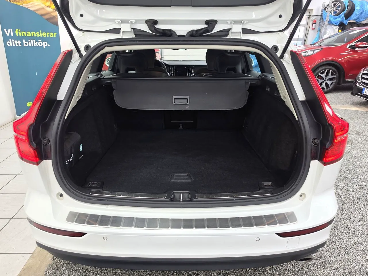 Vehicle image 18