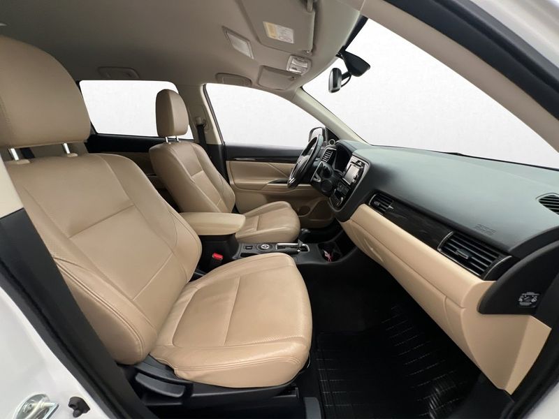 Mitsubishi Outlander bild 15