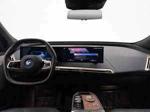 BMW iX bild 21