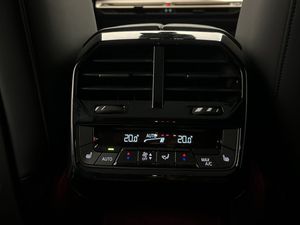 BMW iX bild 15