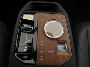 BMW iX bild 36