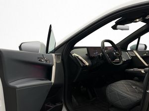 BMW iX bild 18