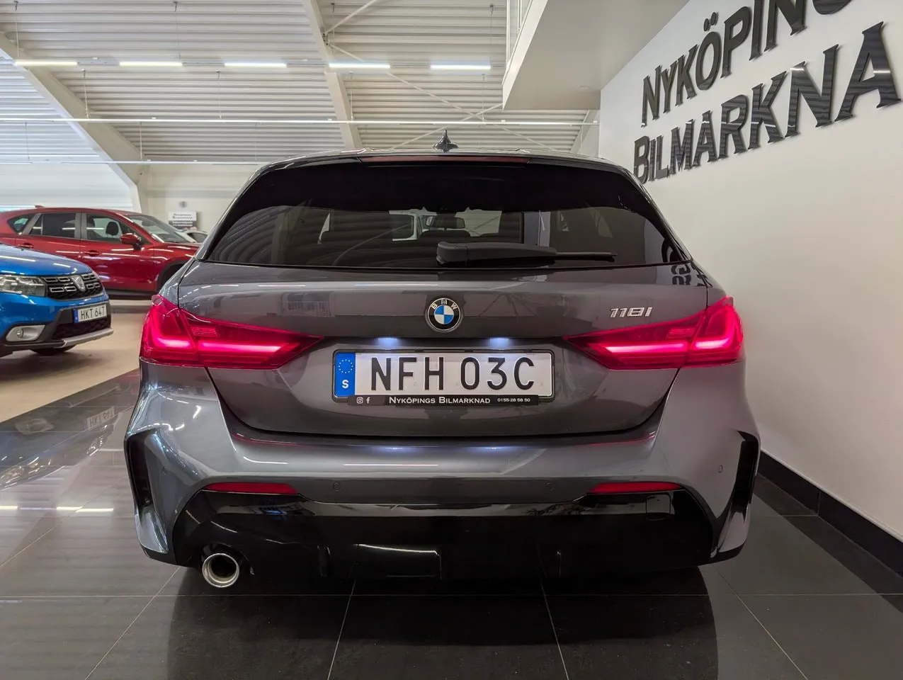 Vehicle image 3