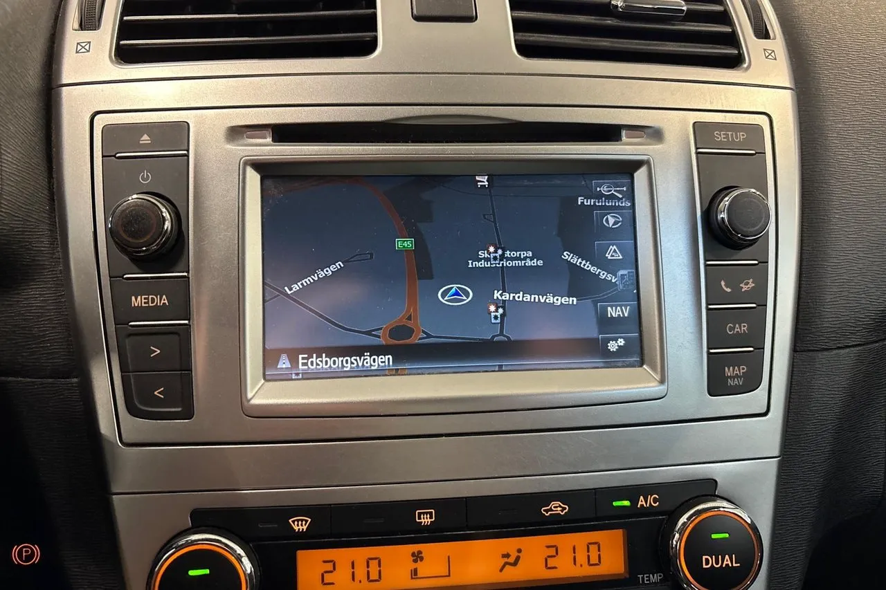 Vehicle image 18