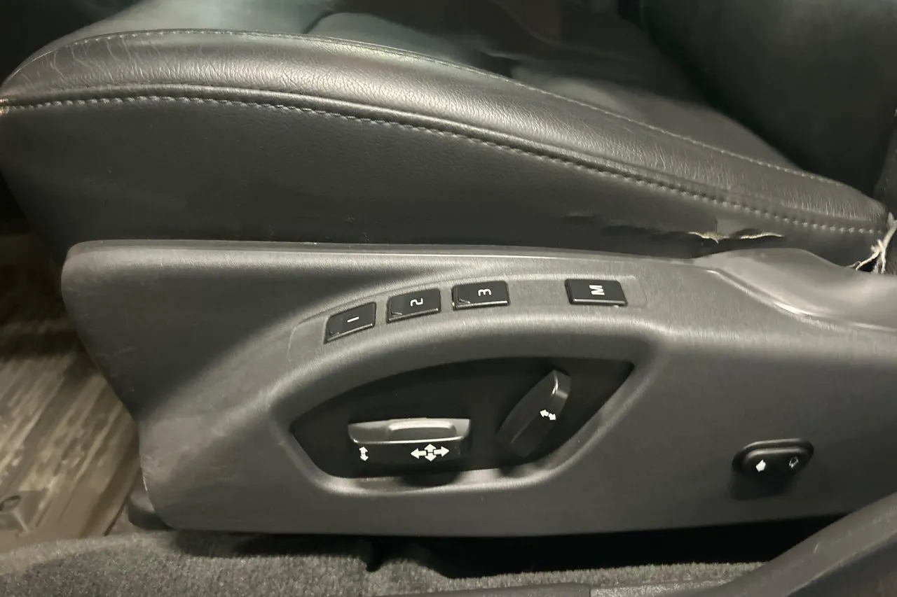 Vehicle image 22