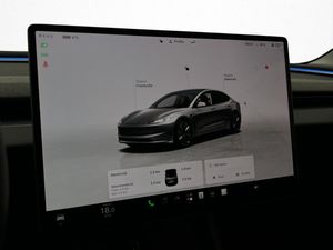 Tesla Model 3 bild 17