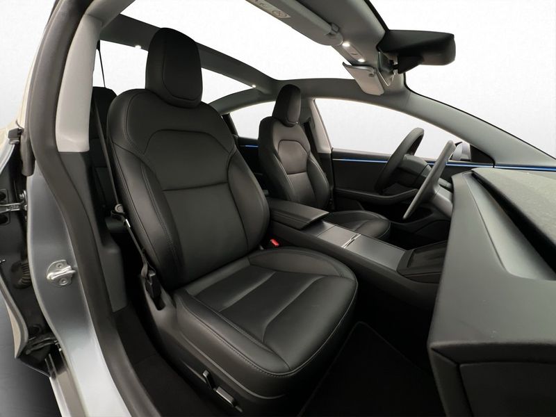 Tesla Model 3 bild 14