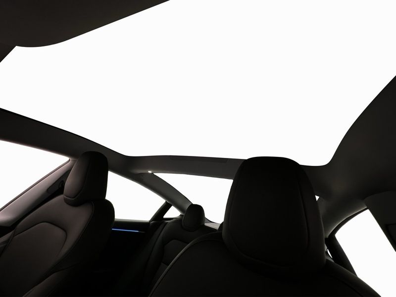 Tesla Model 3 bild 13