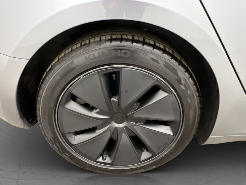 Tesla Model 3 bild 27