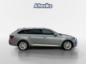 Skoda Superb bild 2