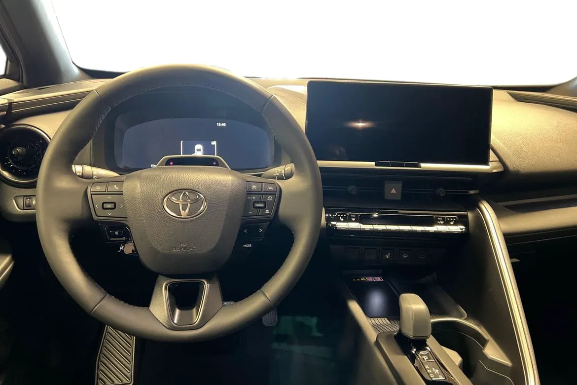 Vehicle image 9