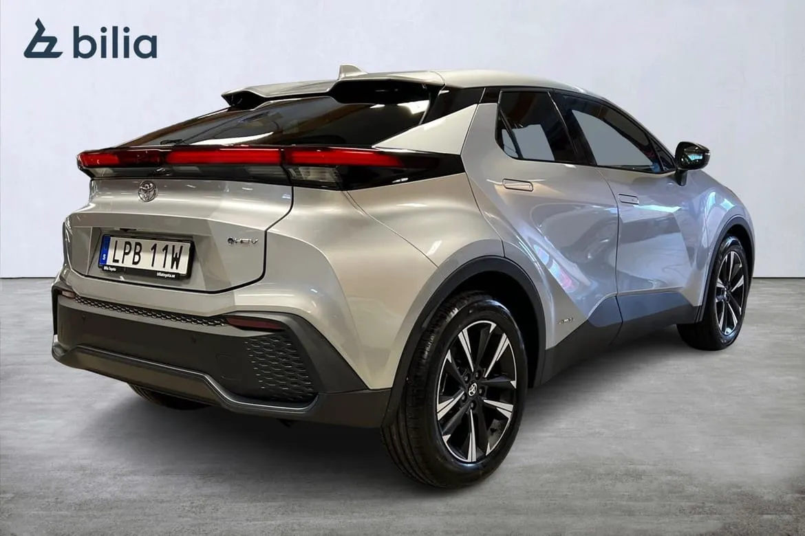 Vehicle image 18