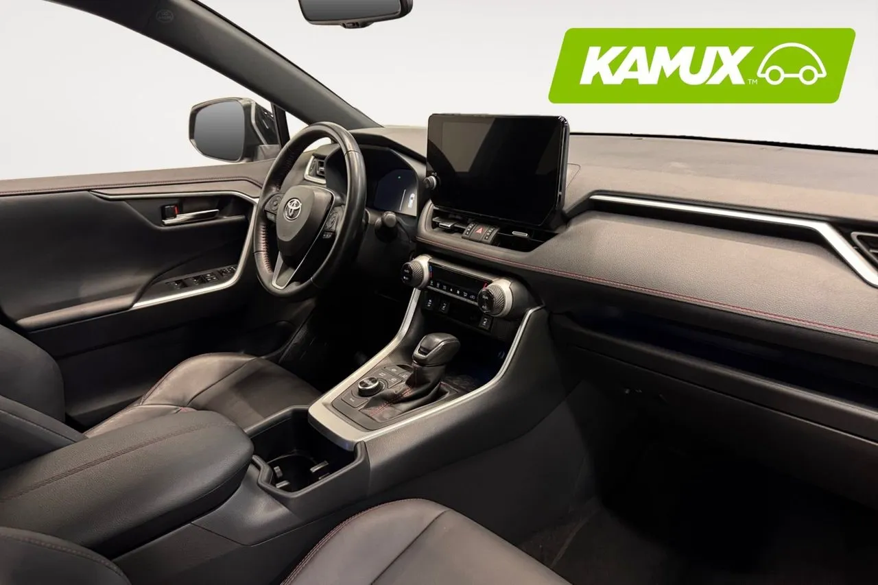 Vehicle image 13