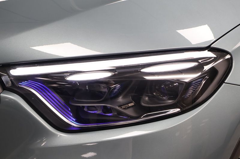 Mercedes GLC300 bild 8