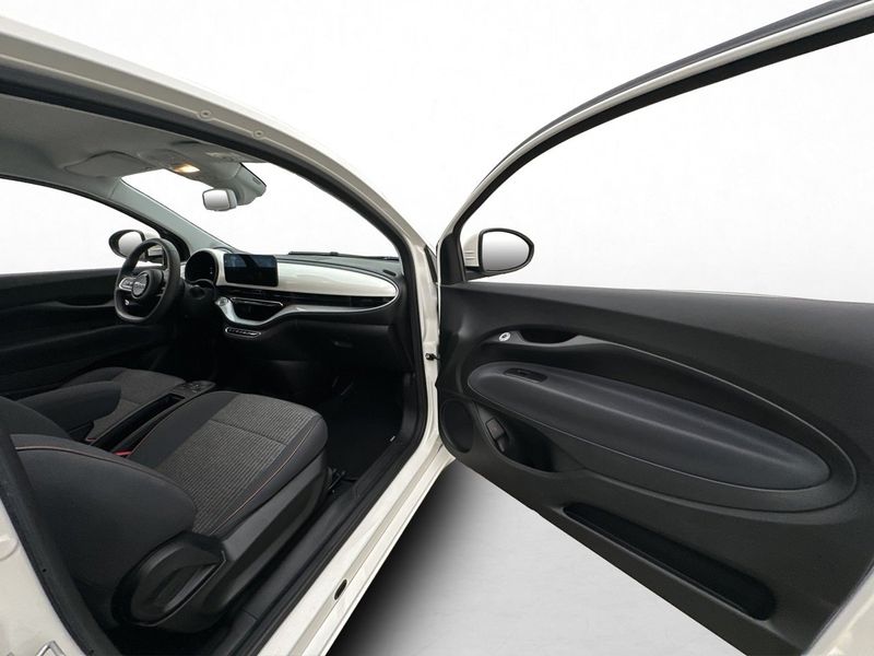 Fiat 500e bild 25