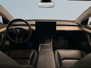 Tesla Model 3 bild 8