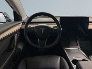 Tesla Model 3 bild 9