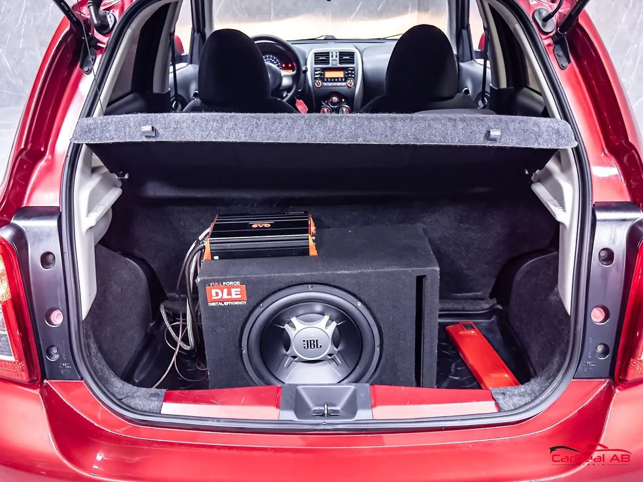 Vehicle image 16