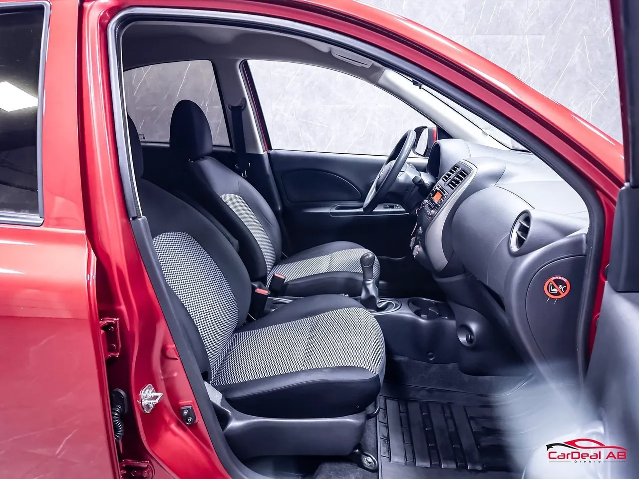Vehicle image 14