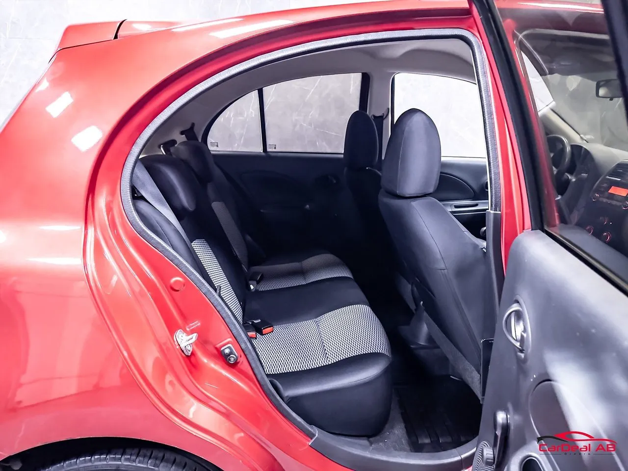 Vehicle image 15