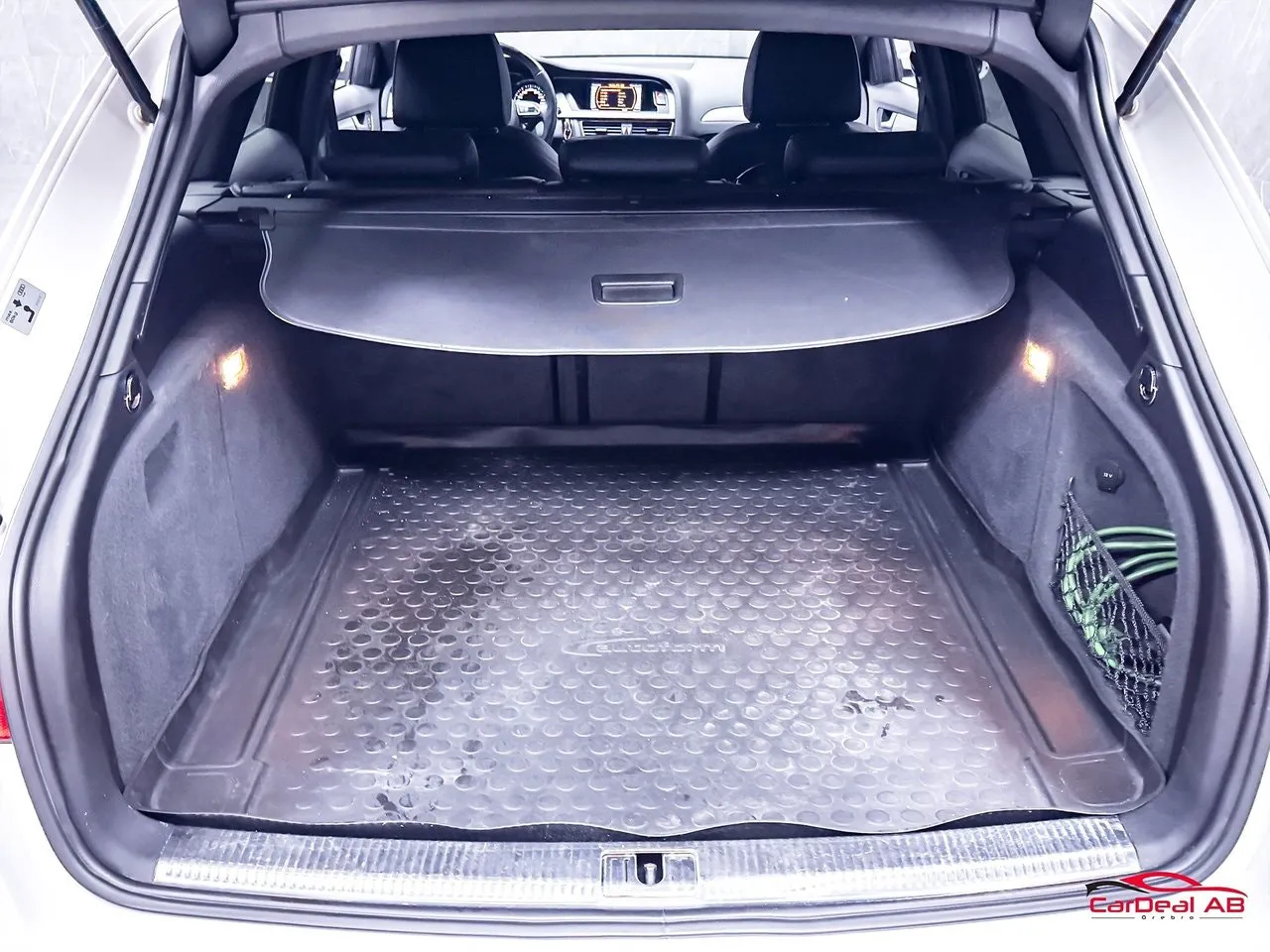 Vehicle image 16
