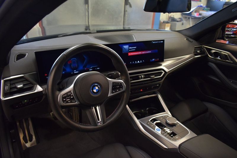 BMW i4 bild 7