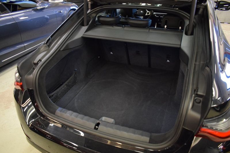 BMW i4 bild 19