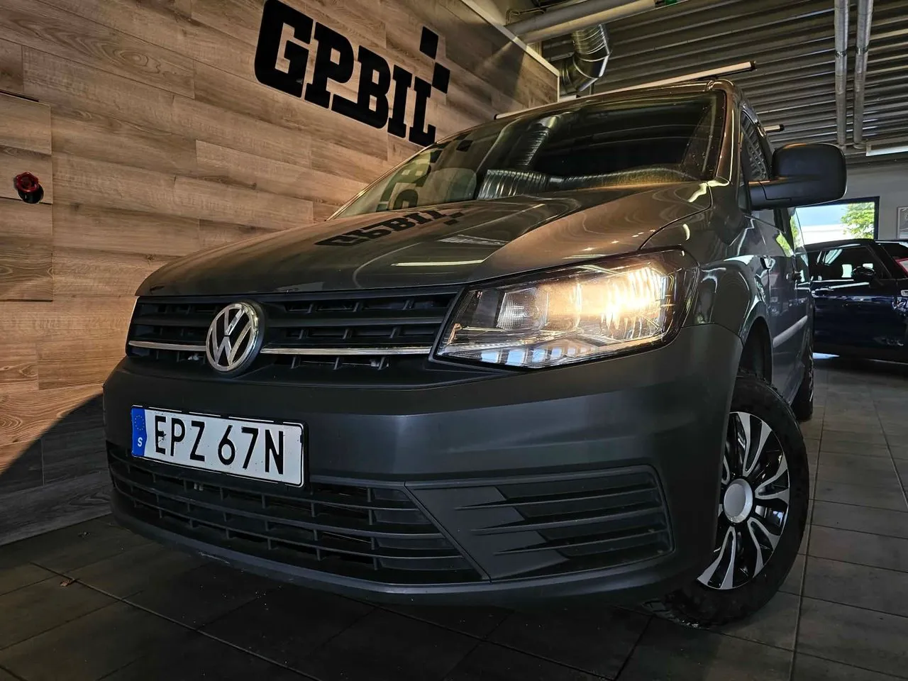 Vehicle image 11