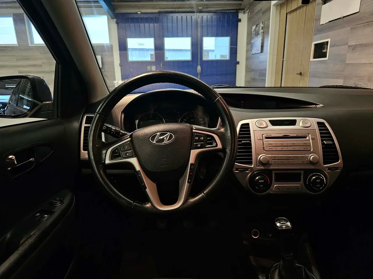 Vehicle image 8