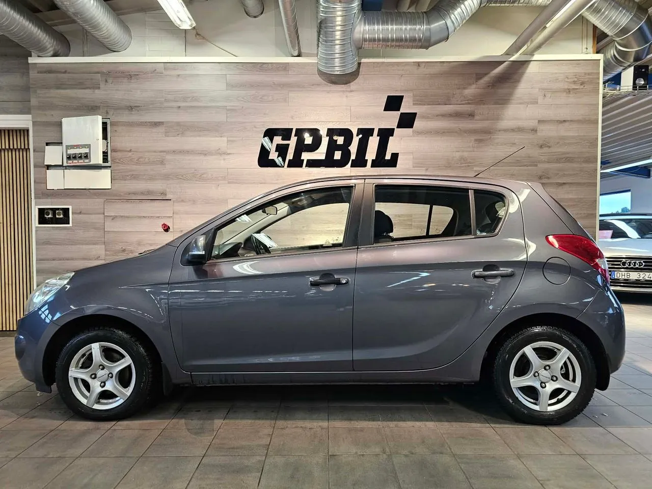 Vehicle image 1