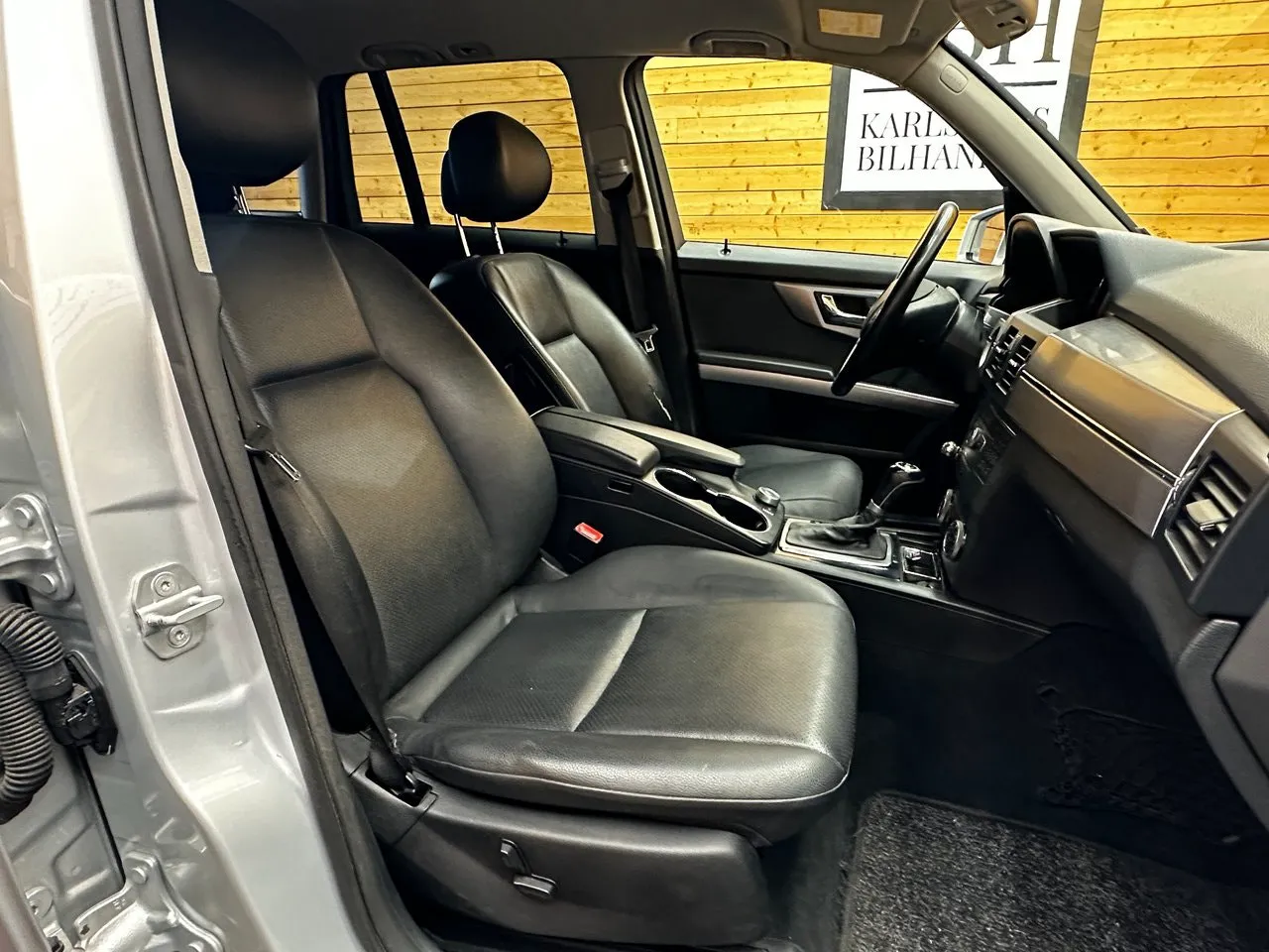 Vehicle image 21