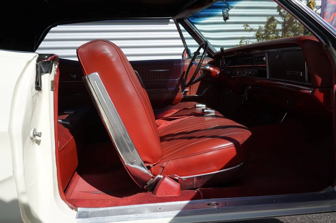 Vehicle image 18