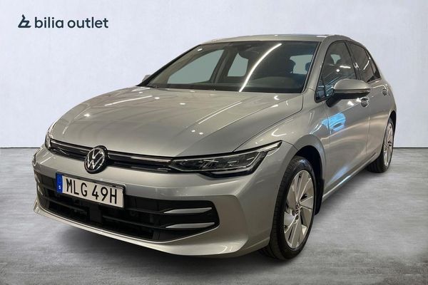 Volkswagen Golf 1.5 eTSI Aut / Backkamera / CarPlay / Rattvärme - 2025