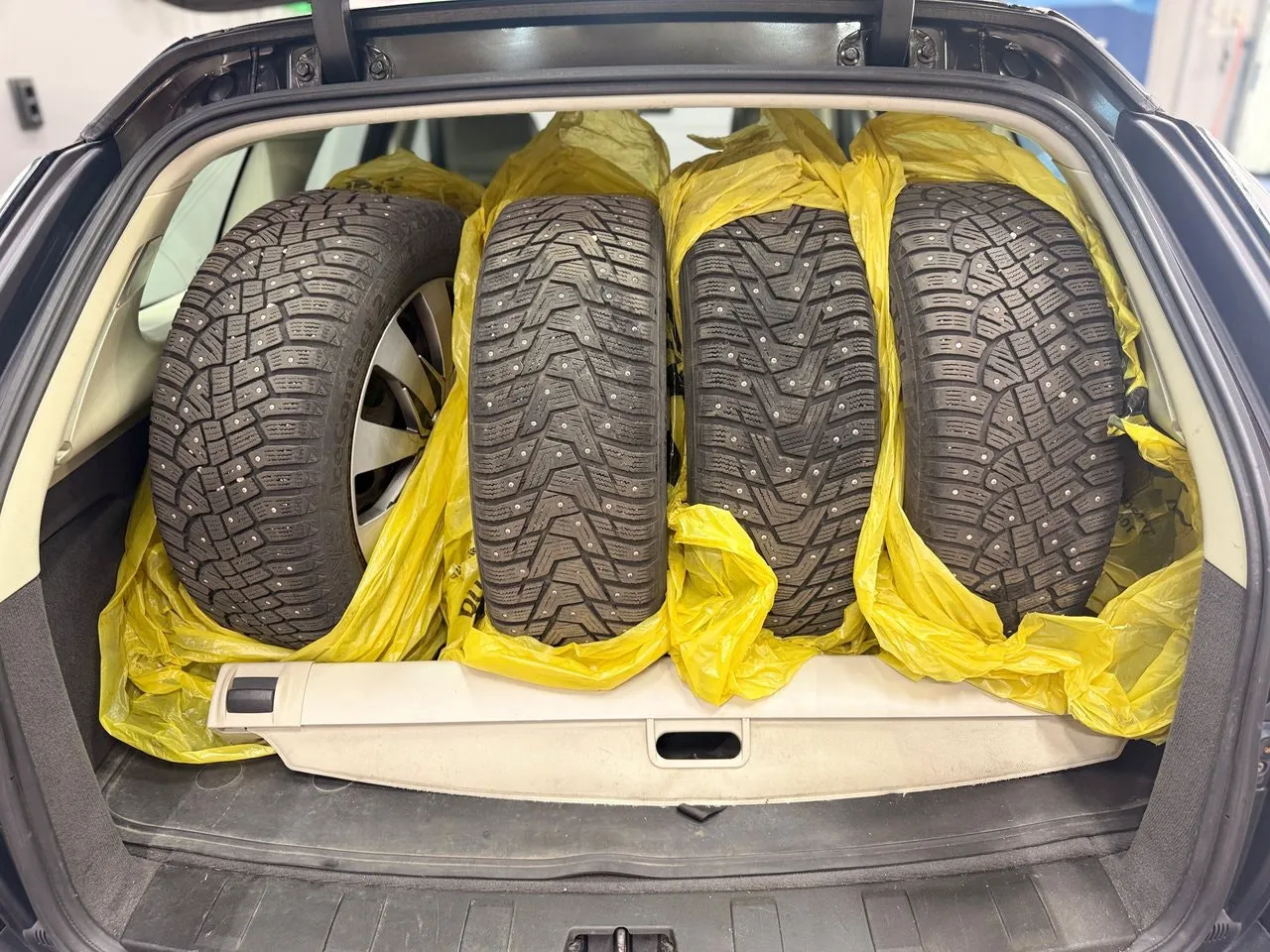 Vehicle image 21