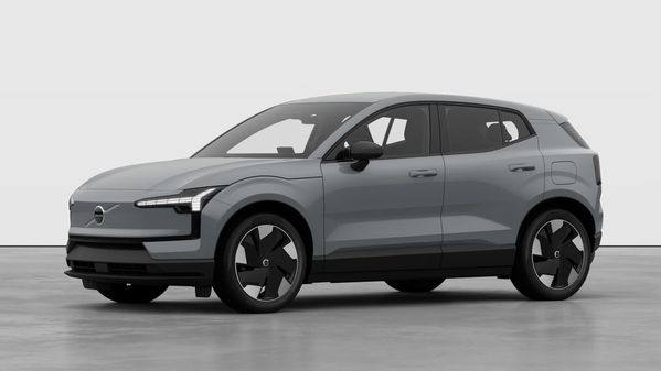 Volvo EX30 P5 Long Range RWD Plus - 2027