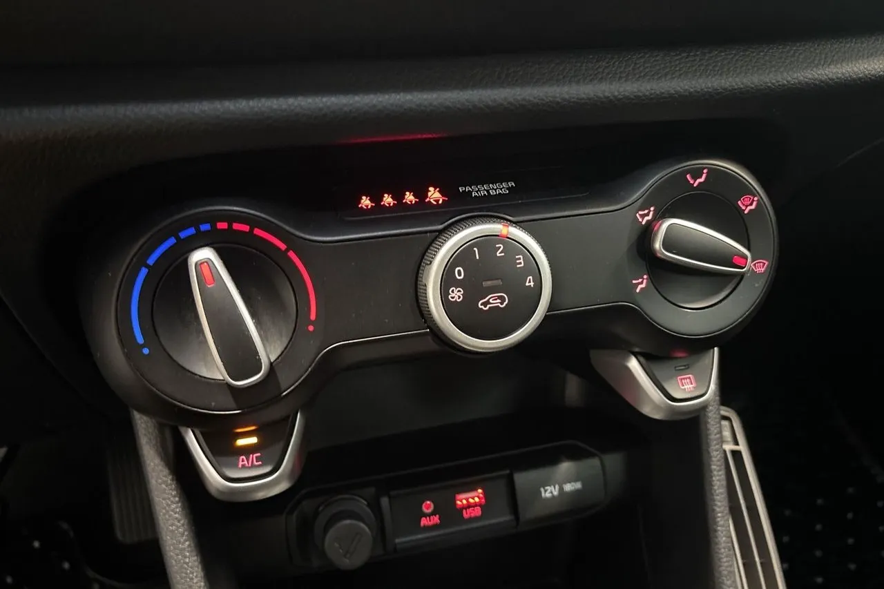 Vehicle image 18