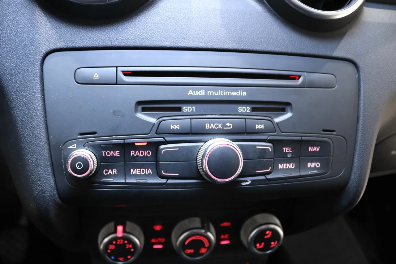 Vehicle image 18