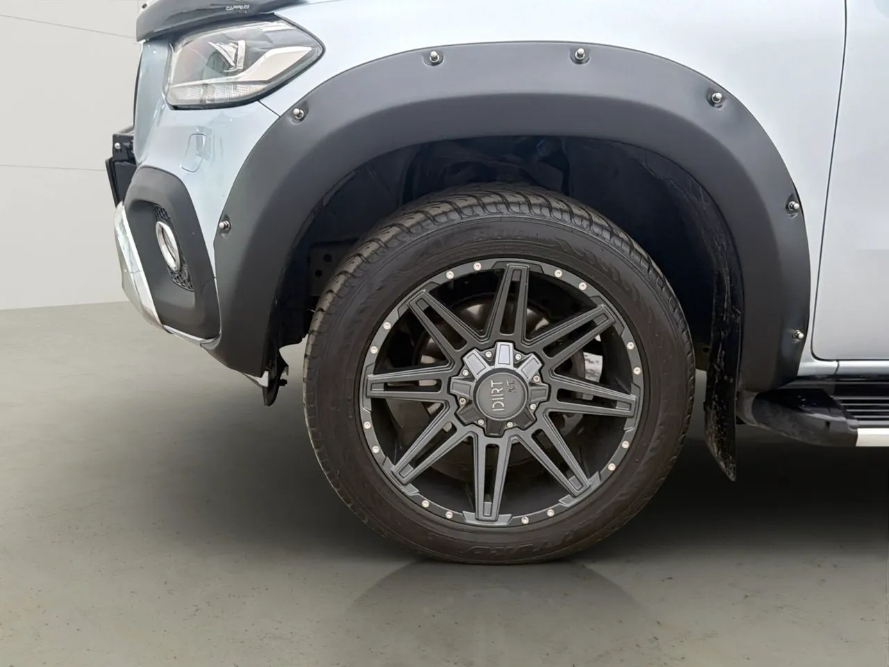 Vehicle image 30