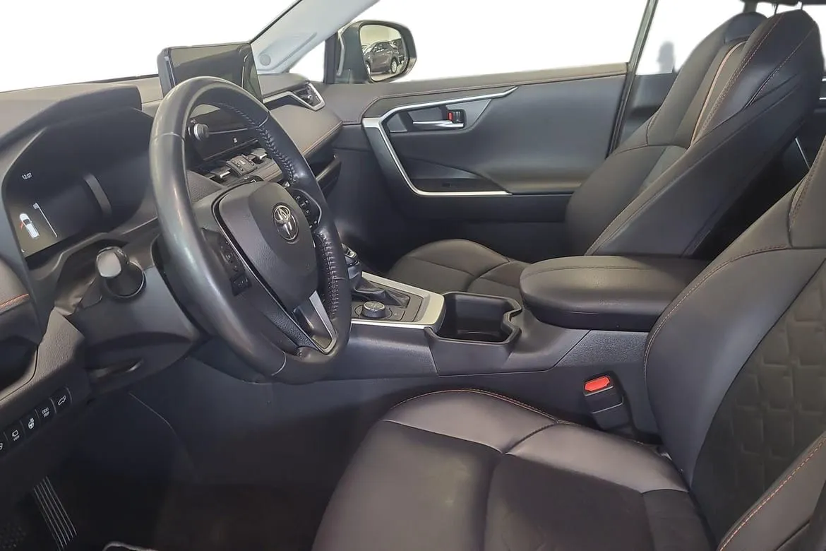 Vehicle image 11