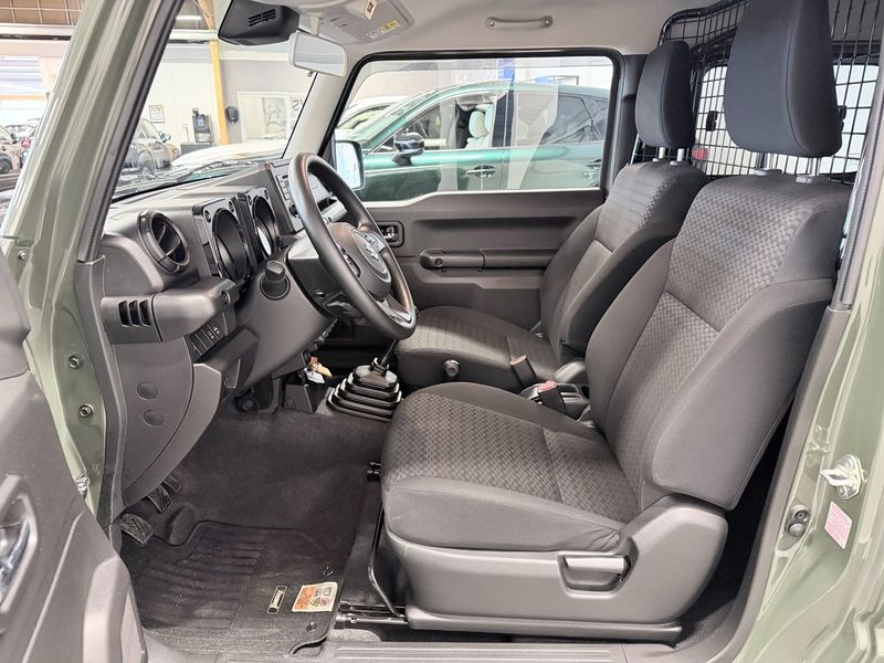 Suzuki Jimny bild 7