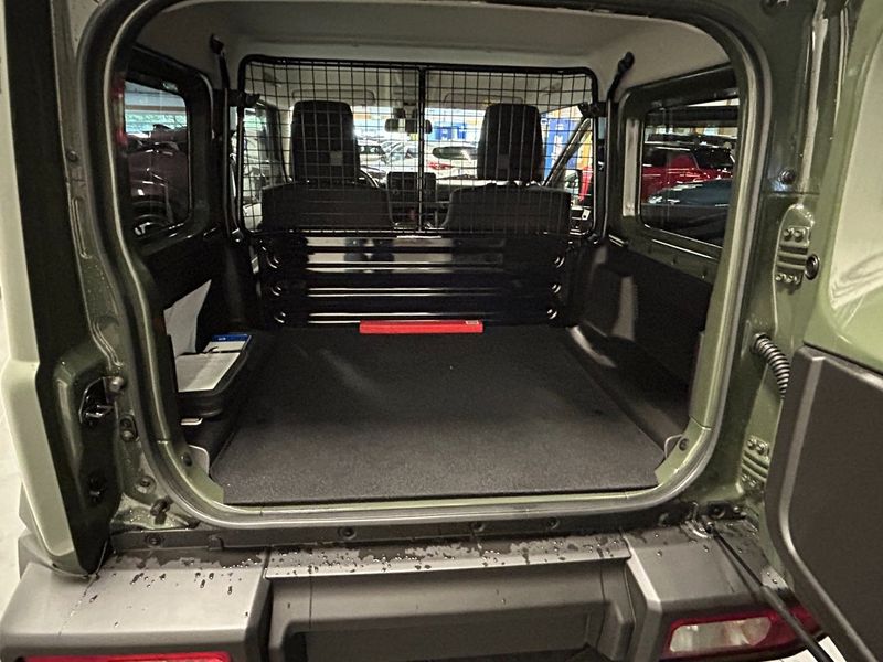 Suzuki Jimny bild 8