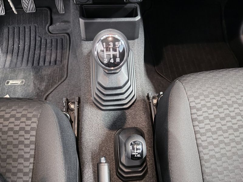 Suzuki Jimny bild 12