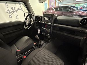 Suzuki Jimny bild 6