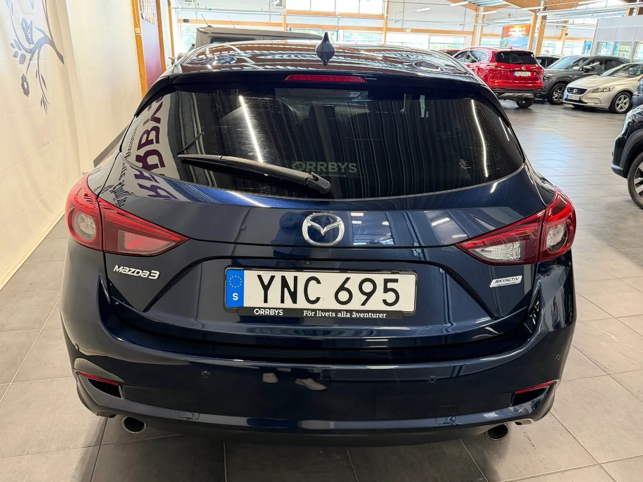 Vehicle image 3