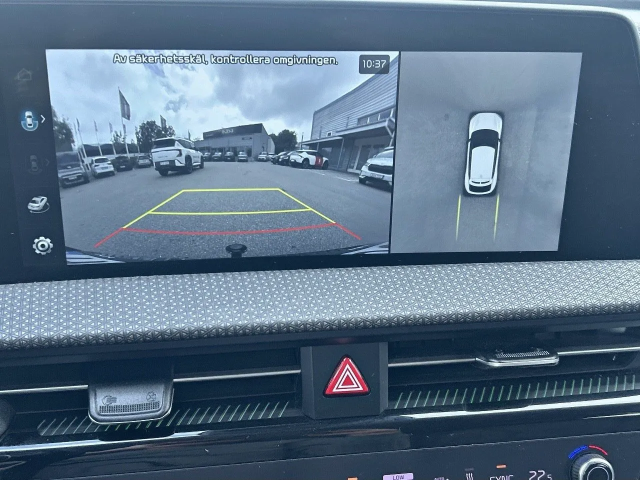 Vehicle image 22