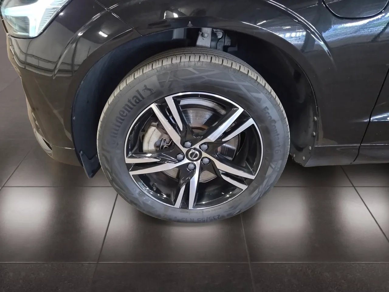 Vehicle image 8