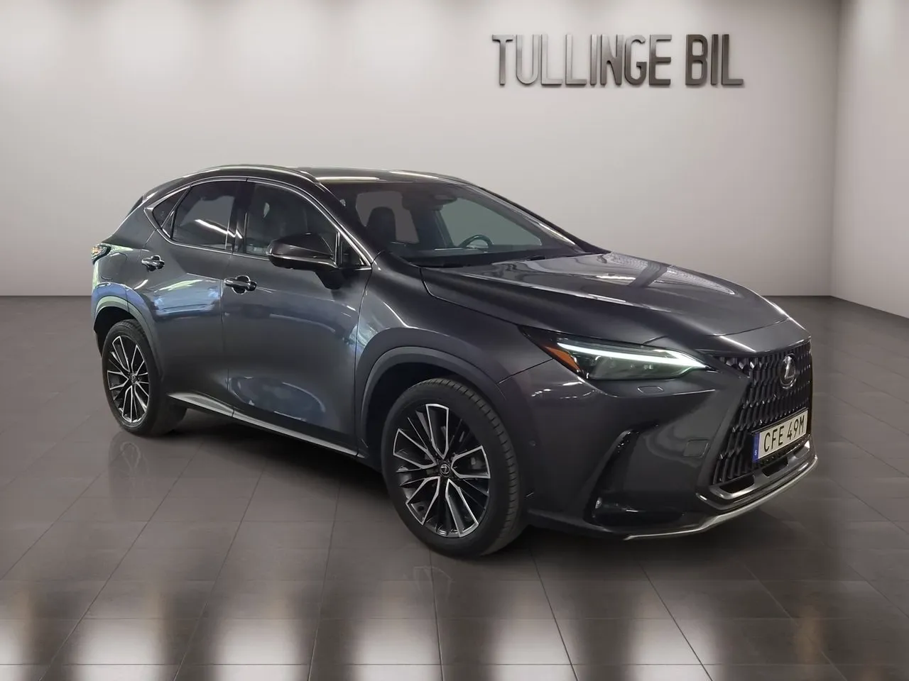 Vehicle image 6