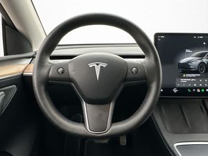 Tesla Model Y bild 17